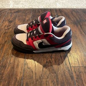 Nike Dunk Air Mogan 6.0 SB size 10  RARE PLUM/CRIMSON COLORWAY 311839-501 EUC